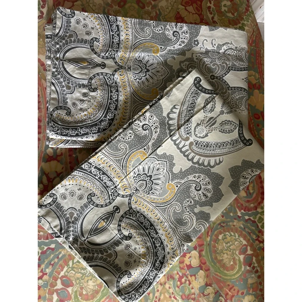 Pottery Barn Paisley Medallion Standard Pillowcase Set‎ 2 Grey Yellow Cotton